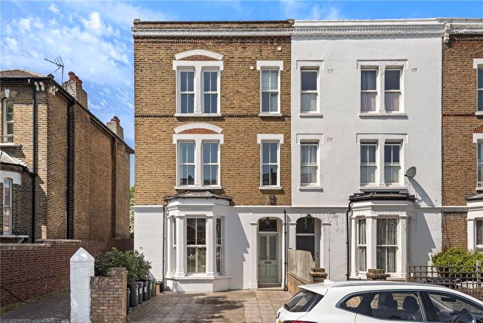 6 Bedroom End Of Terrace House For Sale In Geraldine Road, London, SW18