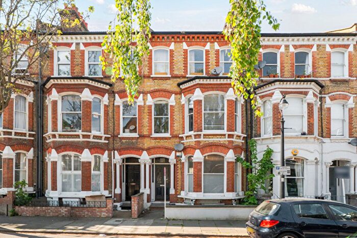 2 Bedroom Flat For Sale In Atherfold Road, Clapham, London, SW9