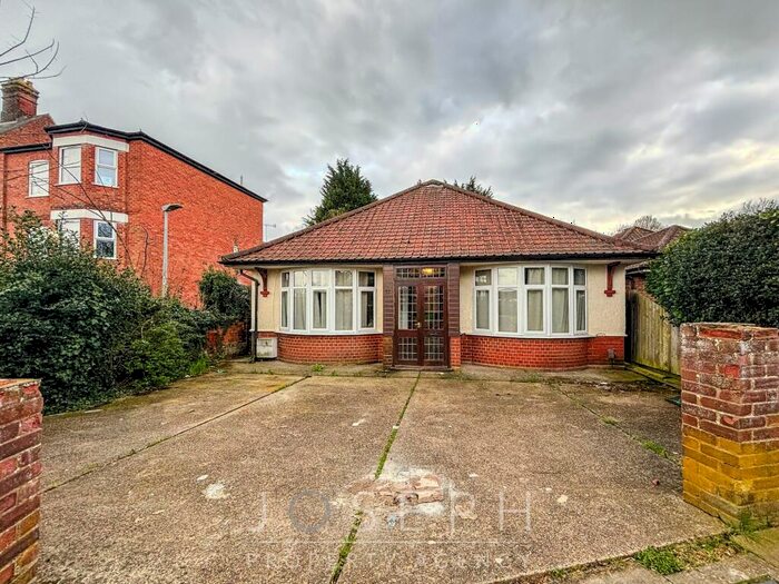 6 Bedroom Detached Bungalow To Rent In Gippeswyk Avenue, Ipswich, IP2