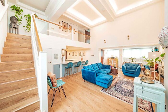 3 Bedroom Flat For Sale In Old Kent Road, Elephant Amp; Castle, SE1