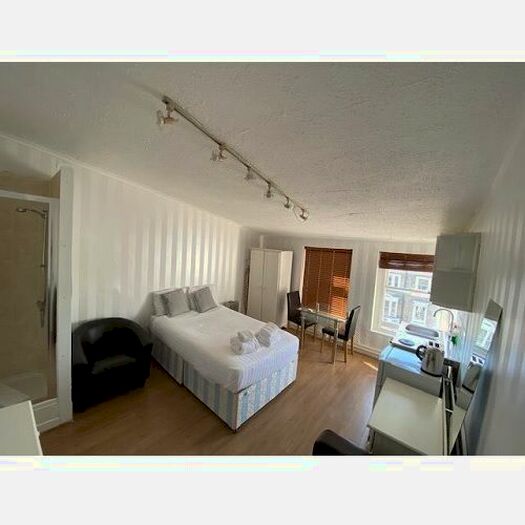 Studio To Rent In Holland Road, London W14