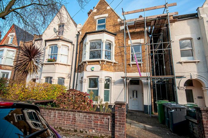 1 Bedroom Flat To Rent In Romola Road, London, SE24