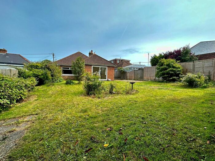 3 Bedroom Detached Bungalow To Rent In Victoria Road, Capel-Le-Ferne, CT18