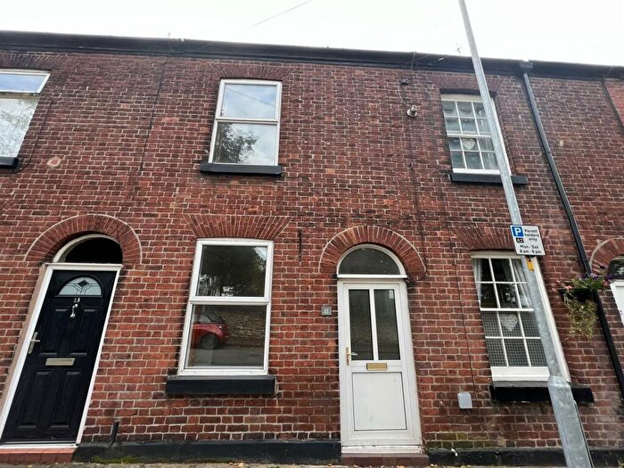3 Bedroom Terraced House To Rent In Daintry Street, Macclesfield, SK11