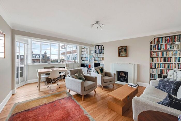 2 Bedroom Flat For Sale In Cholmeley Lodge, Cholmeley Park, Highgate, London, N6