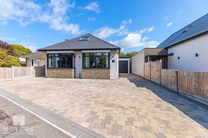 4 Bedroom Detached Bungalow For Sale In River Way, Christchurch, BH23