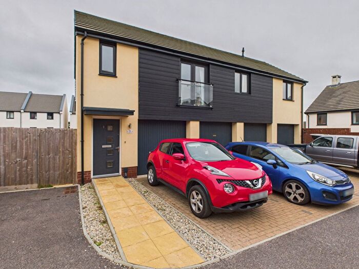 2 Bedroom Town House For Sale In Oathills Close, Paignton, TQ4