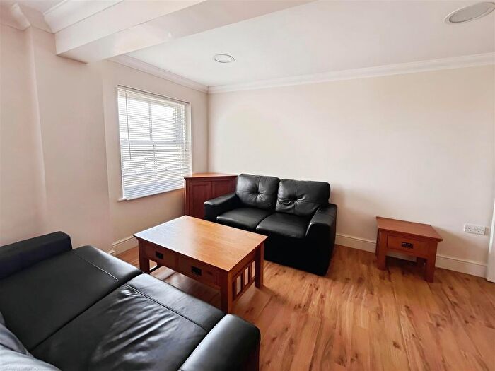 2 Bedroom Flat To Rent In Central Parade, Herne Bay, CT6