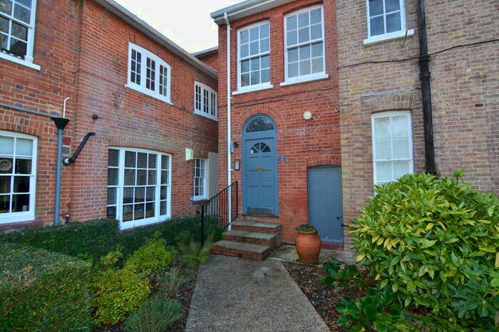 1 Bedroom Flat To Rent In Frog Hall Drive, Wokingham, RG40