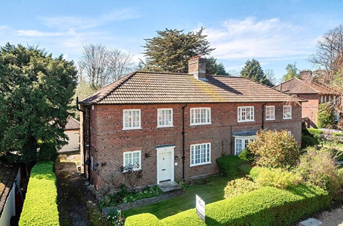 4 Bedroom Semi-Detached House For Sale In Uplands Way, Highfield, Southampton, Hampshire, SO17