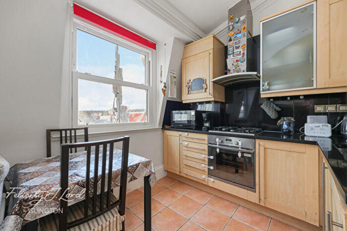 1 Bedroom Apartment For Sale In Tollington Way, London, N7