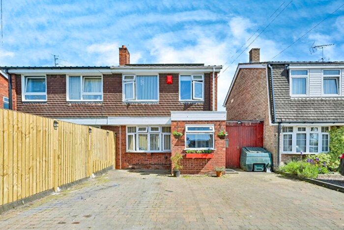 3 Bedroom Semi-Detached House For Sale In Meadow Glade, Hixon, Stafford, ST18