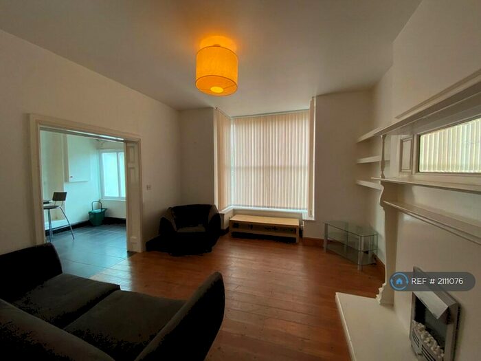 1 Bedroom Flat To Rent In Pantygwydr Road, Swansea, SA2