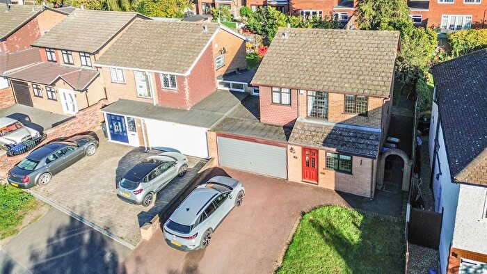 4 Bedroom Link Detached House For Sale In North Street, Nazeing, EN9