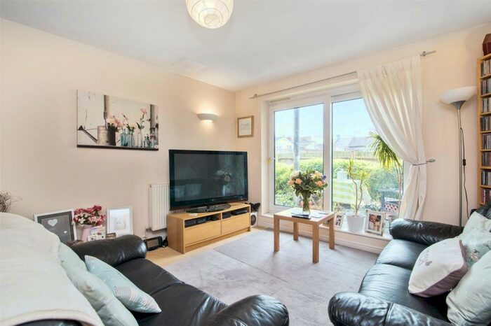 2 Bedroom Flat To Rent In Stone Court, A Flint Close, Stratford, London, E15