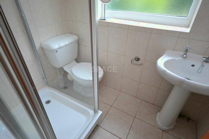 8 Bedroom Semi-Detached House To Rent In Stanhope Road, Reading, RG2