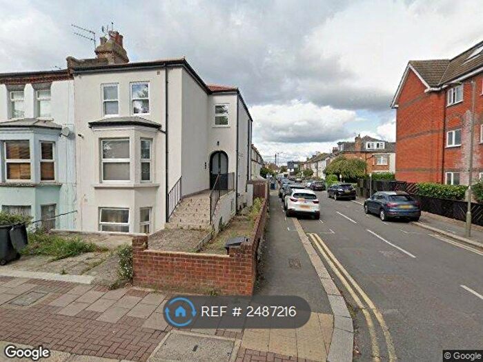 3 Bedroom Flat To Rent In London, London, N3