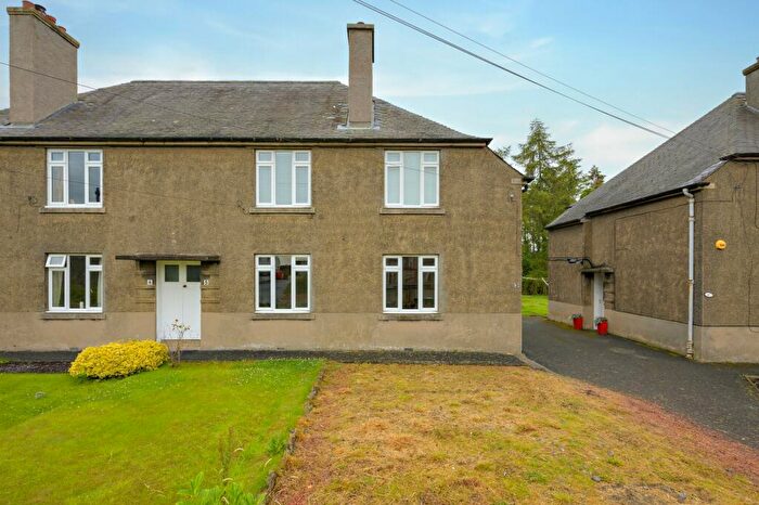 3 Bedroom Flat For Sale In Roddinglaw Road, Edinburgh, EH12