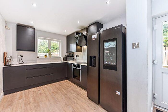 4 Bedroom Detached House For Sale In Kingfisher Drive, Westbourne, PO10