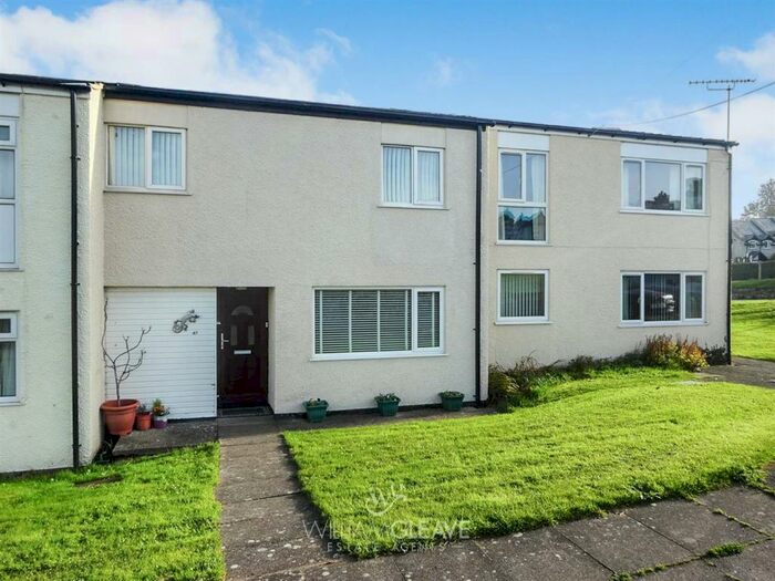 3 Bedroom House For Sale In Maes Cynbryd, Llanddulas, LL22