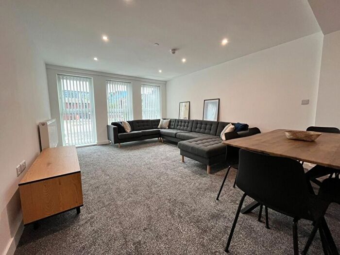 5 Bedroom Semi-Detached House To Rent In Camden Street, Liverpool, L3