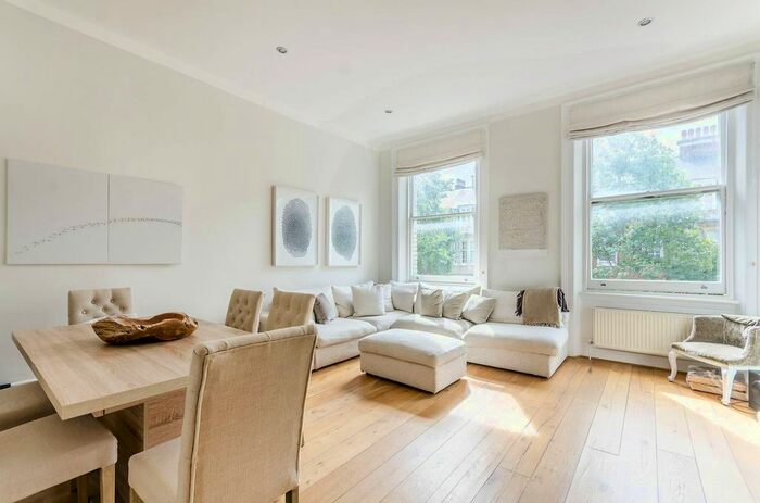 2 Bedroom Flat To Rent In Old Brompton Road, South Kensington, London, SW5