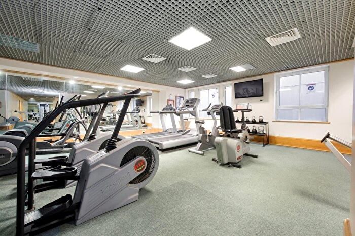 1 Bedroom Flat To Rent In Wrights Lane, London, W8