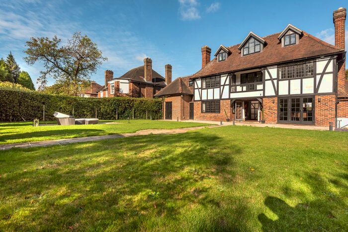 7 Bedroom Detached House To Rent In North Park, Eltham, SE9