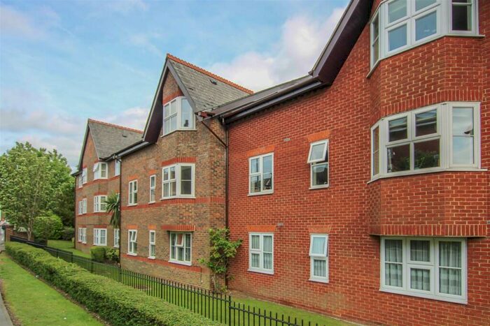 2 Bedroom Retirement Property For Sale In Eastfield Road, Brentwood, CM14