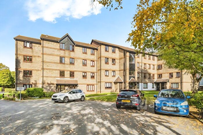1 Bedroom Flat To Rent In Chalkstone Close, Welling, DA16