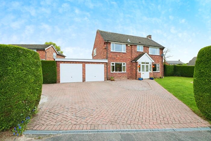 4 Bedroom Detached House For Sale In Westfield Close, Wigginton, York, YO32