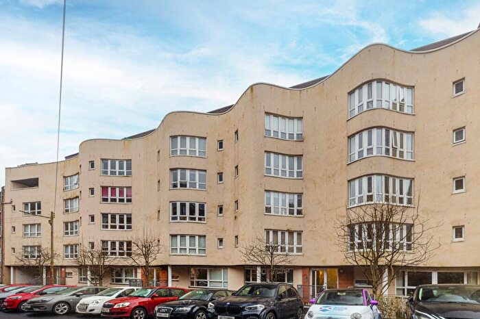 3 Bedroom Penthouse For Sale In Trefoil Avenue, Shawlands, Glasgow, G41