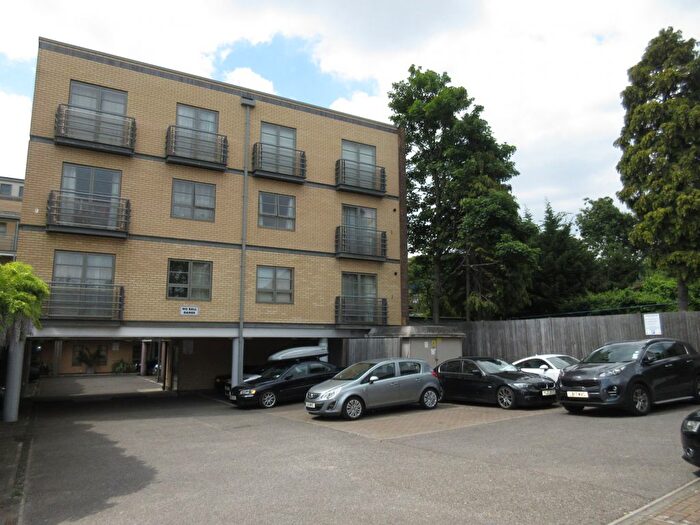 1 Bedroom Flat To Rent In London Road, Isleworth, TW7