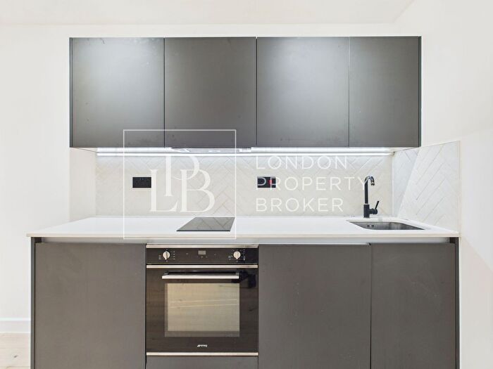 1 Bedroom Studio To Rent In Clifford Road, Manhattan Apartments, E17