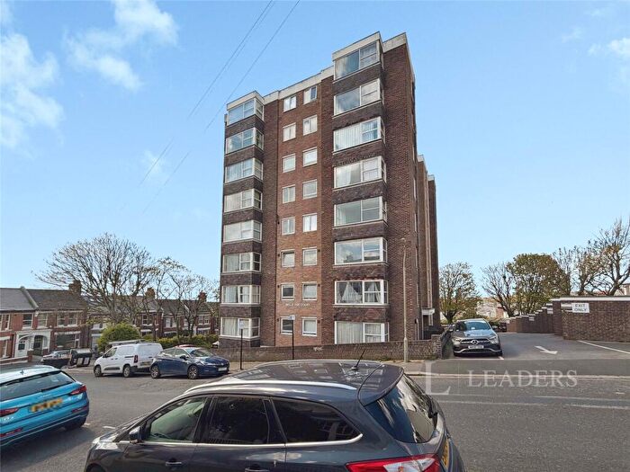 2 Bedroom Apartment For Sale In Belle Vue Gardens, Brighton, BN2