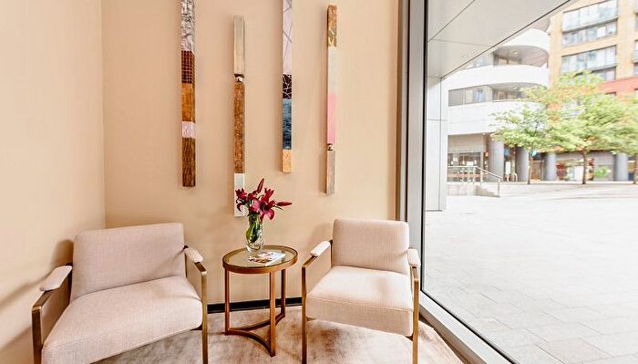 3 Bedroom Flat To Rent In Merchant Square, London, W2