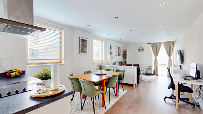 2 Bedroom Flat For Sale In Hayhill Mansions, Barking, IG11