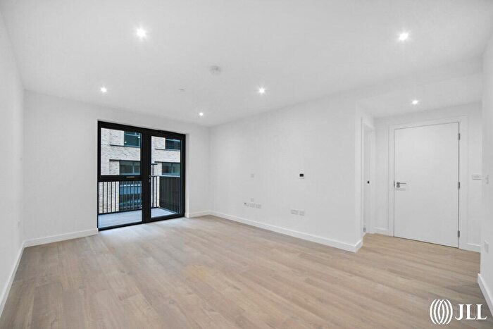 1 Bedroom Flat To Rent In Damsel Grove London, N4