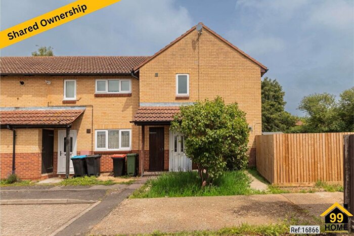 3 Bedroom End Terrace House For Sale In Ticehurst Close, Milton Keynes, MK7