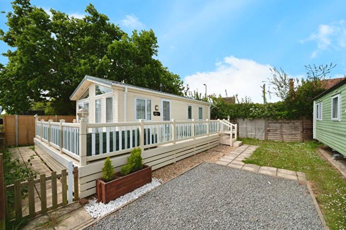 2 Bedroom Park Home For Sale In Meadow Bay Holiday Park, Hayling Island, Hampshire, PO11