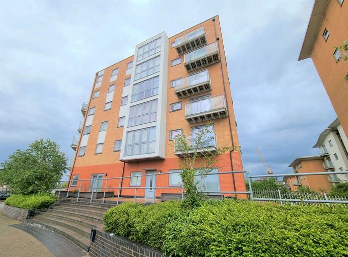 2 Bedroom Flat To Rent In Ship Wharf, Colchester, CO2