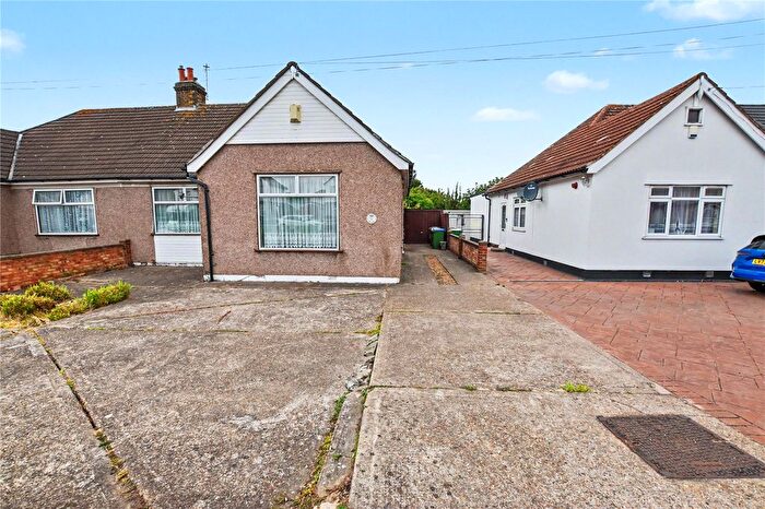 3 Bedroom Bungalow For Sale In Pickford Lane, Bexleyheath, DA7