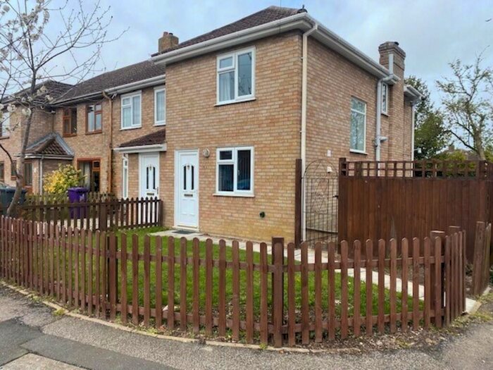 2 Bedroom End Of Terrace House To Rent In The Close, Royston, SG8
