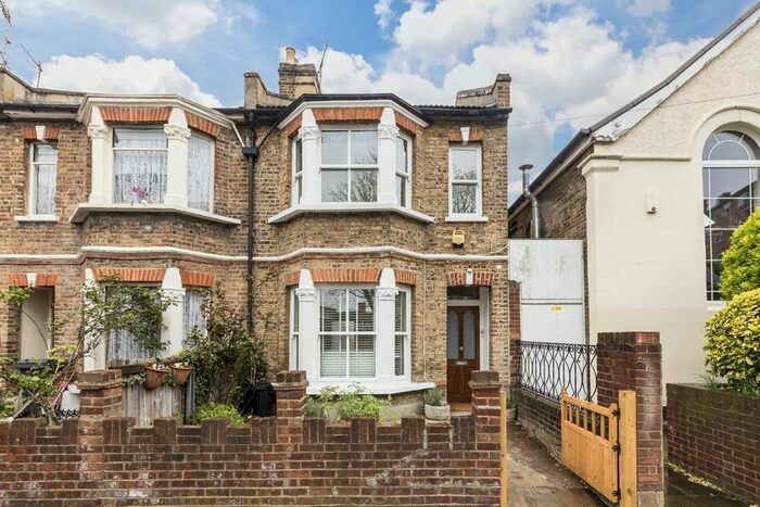 3 Bedroom Property To Rent In Fraser Street, London, W4