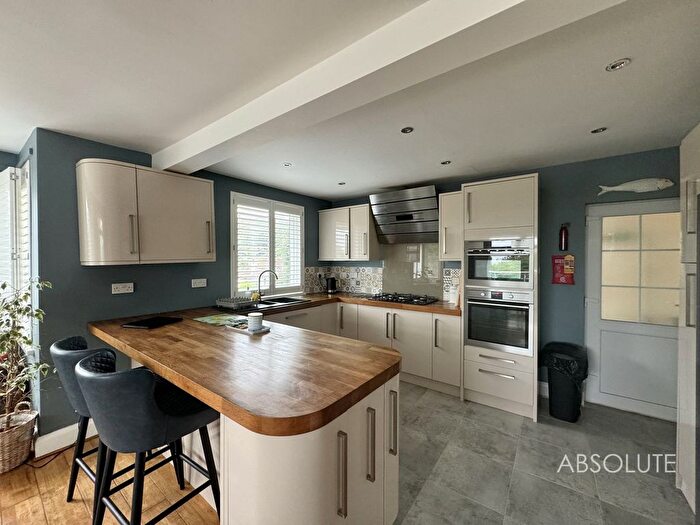 3 Bedroom Detached Bungalow To Rent In Saltern Road, Paignton, TQ4