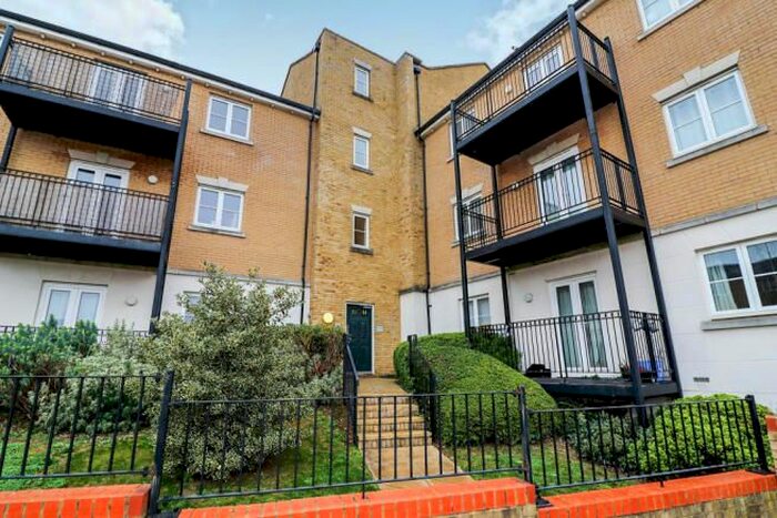 2 Bedroom Flat To Rent In Tufnell Way, Colchester, CO4