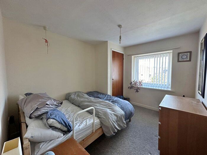 1 Bedroom Flat For Sale In Crofton Court, Yeovil, Somerset, BA21