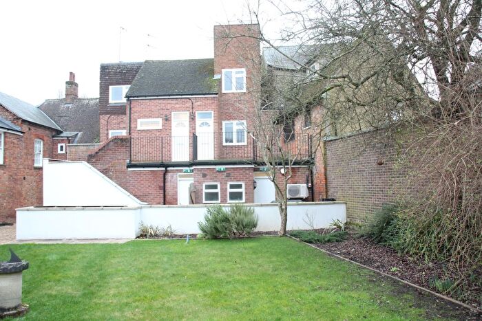 2 Bedroom Flat To Rent In Newton Mews, Hungerford, RG17