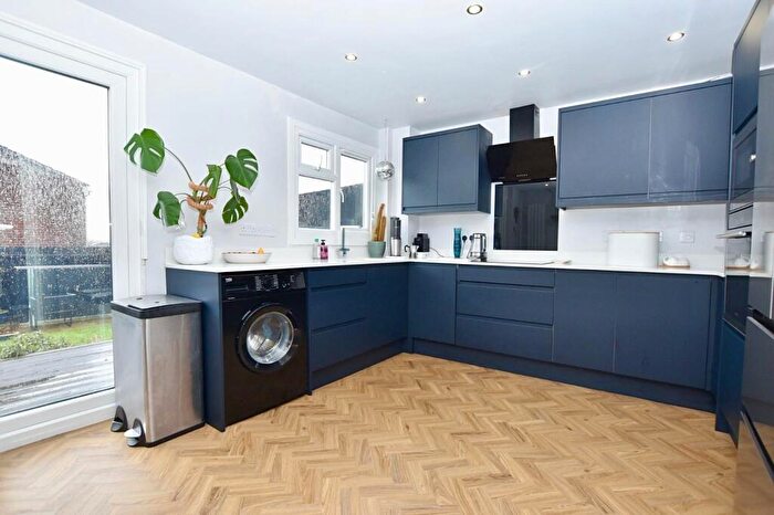 3 Bedroom Terraced House For Sale In Rowley Furrows, Linslade, LU7