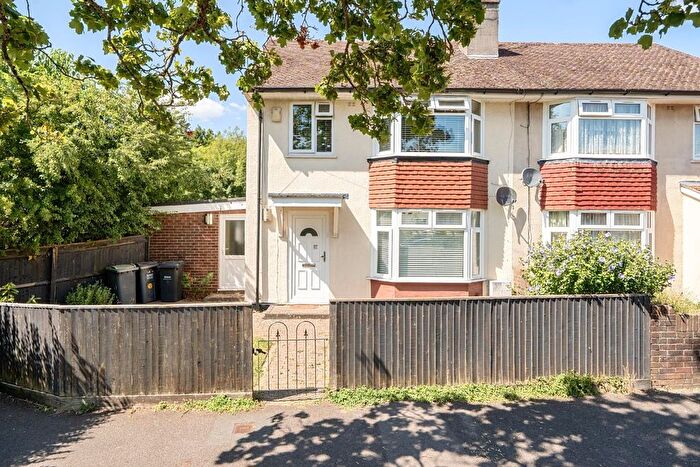 3 Bedroom Property For Sale In Ellisfield Road, Havant, PO9